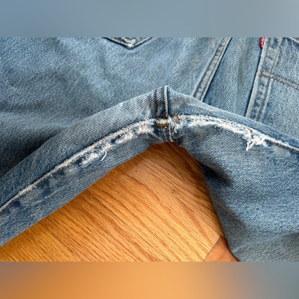 1980s Levi’s 501 Distressed Medium Stonewash Vintage Jeans 40x30 - Picture 10 of 11
